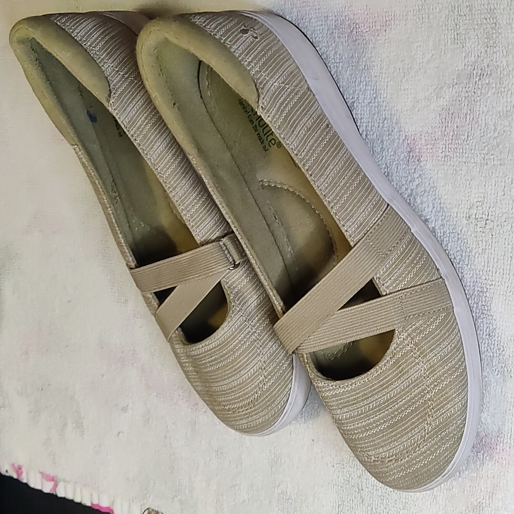 Grasshoppers Ortholite Slip on Tan Loafers